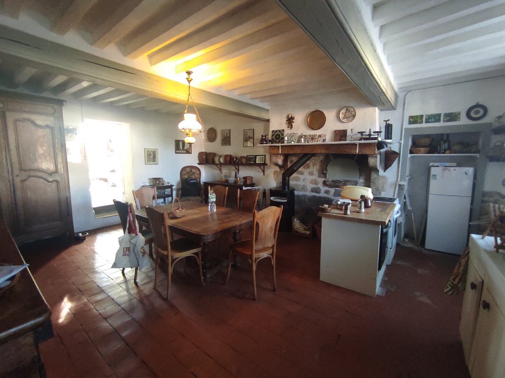 MAISON - ST PEREUSE - 92.21 m2 - VENDU