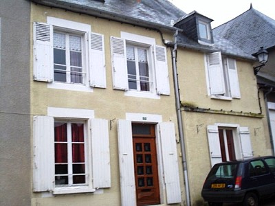 Maison de bourg A VENDRE - ST SAULGE - 182.4 m2 - 59000€