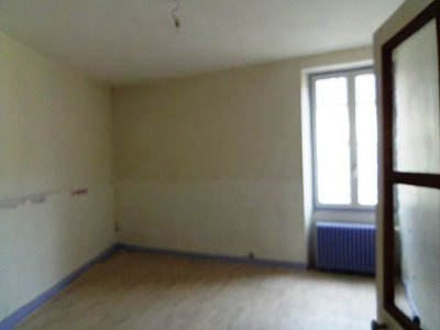 MAISON A VENDRE - ST SAULGE - 71.99 m2 - 37000€