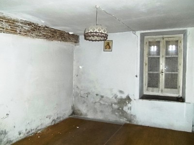 MAISON DE BOURG - GRANGE ET JARDIN A VENDRE - ST SAULGE - 67.6 m2 - 39000€
