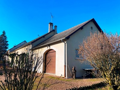 maison de campagne en viager A VENDRE - ST SAULGE - 181.39 m2 - 27000€