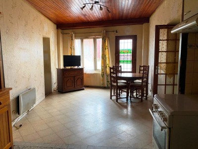 MAISON COEUR VILLAGE AVEC JARDIN A VENDRE - ST SAULGE - 151.85 m2 - 34000€