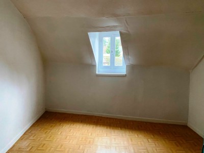 MAISON COEUR VILLAGE AVEC JARDIN A VENDRE - ST SAULGE - 151.85 m2 - 34000€