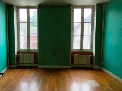 MAISON COEUR VILLAGE AVEC JARDIN A VENDRE - ST SAULGE - 151.85 m2 - 34000€
