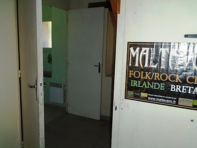 MAISON DE VILLAGE-DEPENDANCES-TERRAIN 46000 A VENDRE - ST SAULGE - 60.18 m2 - 46000€