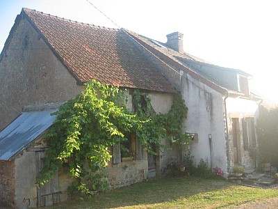 MAISON DE VILLAGE-DEPENDANCES-TERRAIN 46000 A VENDRE - ST SAULGE - 60.18 m2 - 46000€