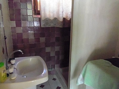 MAISON DE BOURG - GRANGE ET JARDIN A VENDRE - ST SAULGE - 67.6 m2 - 39 000 €