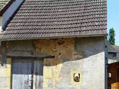 MAISON DE BOURG - GRANGE ET JARDIN A VENDRE - ST SAULGE - 67.6 m2 - 39 000 €