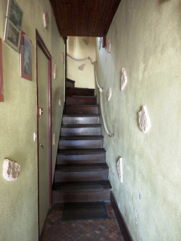 MAISON COEUR VILLAGE AVEC JARDIN - ST SAULGE - 151.85 m2 - VENDU