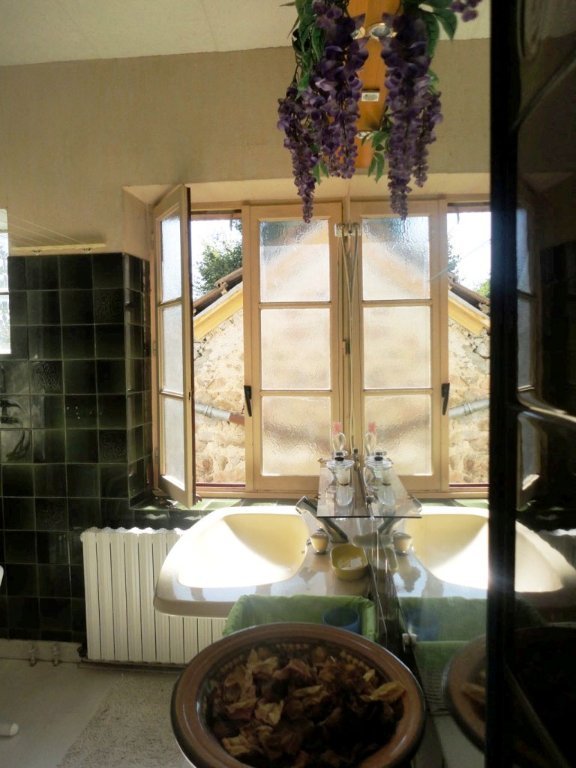 MAISON COEUR VILLAGE AVEC JARDIN - ST SAULGE - 151.85 m2 - VENDU