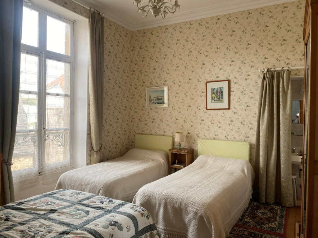 MAISON - ST SAULGE - 299.56 m2 - VENDU