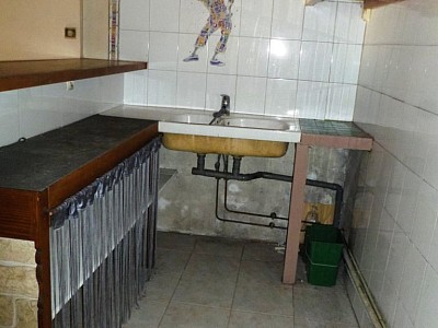 MAISON DE VILLAGE-DEPENDANCES-TERRAIN 46000� A VENDRE - ST SAULGE - 60.18 m2 - 39�000�&euro;