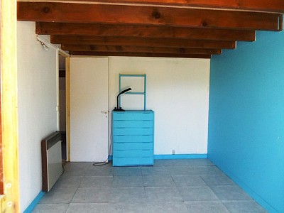 MAISON DE VILLAGE-DEPENDANCES-TERRAIN 46000� A VENDRE - ST SAULGE - 60.18 m2 - 39�000�&euro;