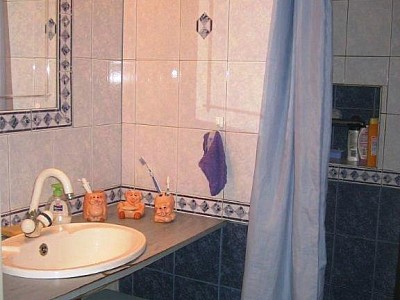 MAISON DE VILLAGE-DEPENDANCES-TERRAIN 46000� A VENDRE - ST SAULGE - 60.18 m2 - 39�000�&euro;