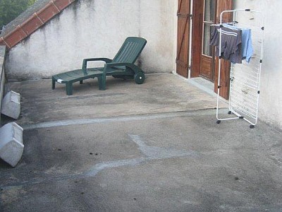 MAISON DE VILLAGE-DEPENDANCES-TERRAIN 46000� A VENDRE - ST SAULGE - 60.18 m2 - 39�000�&euro;