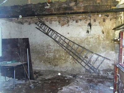 MAISON DE VILLAGE-DEPENDANCES-TERRAIN 46000� A VENDRE - ST SAULGE - 60.18 m2 - 39�000�&euro;