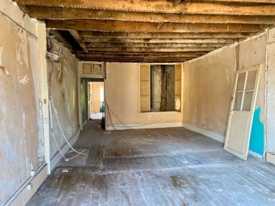 MAISON A VENDRE - ST SAULGE - 265 m2 - 18 000 €