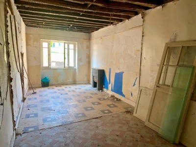 MAISON A VENDRE - ST SAULGE - 265 m2 - 18 000 €