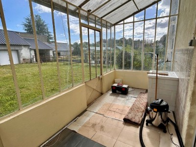 MAISON A VENDRE - ST SAULGE - 103.78 m2 - 73 000 €
