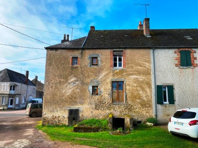MAISON DE VILLAGE -DEPENDANCES - JARDIN 35000  A VENDRE - TAMNAY EN BAZOIS - 118.87 m2 - 35000€