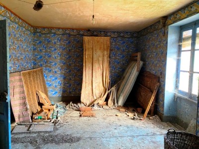 MAISON DE VILLAGE -DEPENDANCES - JARDIN 35000  A VENDRE - TAMNAY EN BAZOIS - 118.87 m2 - 35000€