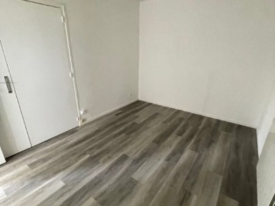 Ensemble immobilier de 7 maisons - 9 Logements A VENDRE - DOMMARTIN - 560 m2 - 369000€