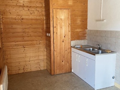 Ensemble immobilier de 7 maisons - 9 Logements A VENDRE - DOMMARTIN - 560 m2 - 369000€