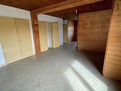 Ensemble immobilier de 7 maisons - 9 Logements A VENDRE - DOMMARTIN - 560 m2 - 369000€