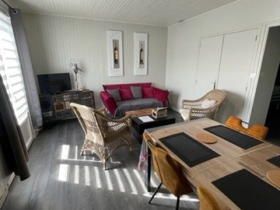 Ensemble immobilier de 7 maisons - 9 Logements A VENDRE - DOMMARTIN - 560 m2 - 369000€