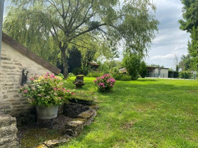 Maison de caractre avec piscine - MOUSSY - 160.26 m2 - VENDU