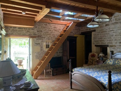 Maison de caractre avec piscine - MOUSSY - 160.26 m2 - VENDU