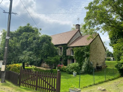 Maison de caractre avec piscine - MOUSSY - 160.26 m2 - VENDU