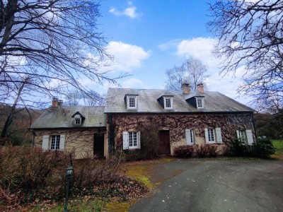 PROPRIETE A VENDRE - ST LEGER DE FOUGERET - 329.76 m2 - 390000€