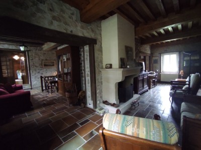 PROPRIETE A VENDRE - ST LEGER DE FOUGERET - 329.76 m2 - 368 000 €