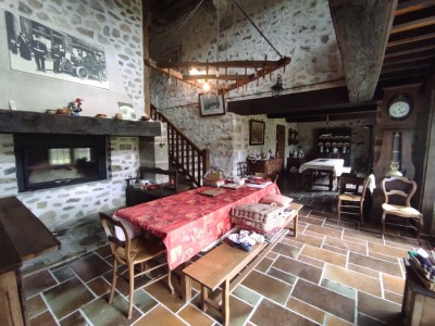 PROPRIETE A VENDRE - ST LEGER DE FOUGERET - 329.76 m2 - 368 000 €