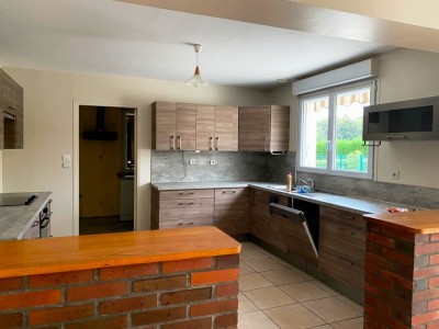 PROPRIETE A VENDRE - ST SAULGE - 169 m2 - 258000€