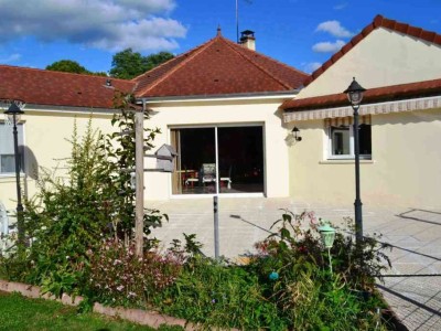 PROPRIETE A VENDRE - ST SAULGE - 169 m2 - 258000€