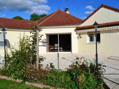 PROPRIETE A VENDRE - ST SAULGE - 169 m2 - Prix : nous consulter