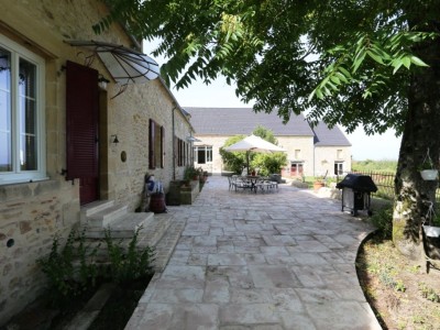 PROPRIETE DE CHARME - BELLES PRESTATIONS A VENDRE - ST SAULGE - 219.06 m2 - 486000€