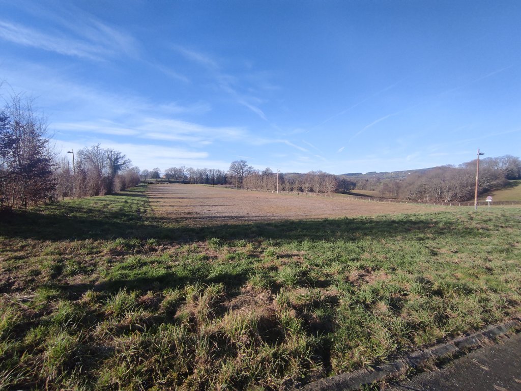 TERRAIN - ST HILAIRE EN MORVAN - VENDU