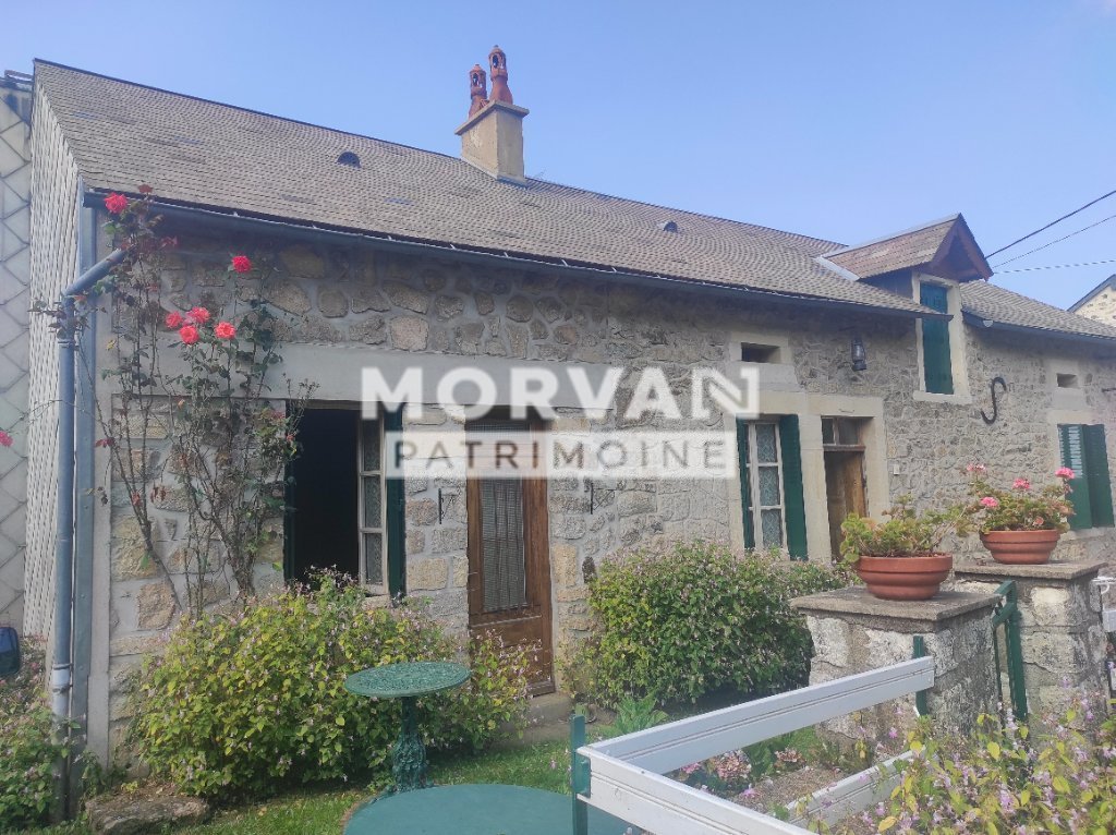 Fermette de 7 pièces / 3 chambres A VENDRE - ST LEGER DE FOUGERET - 198.53 m2 - 120 000 &euro;