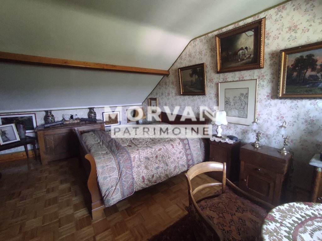 Fermette de 7 pièces / 3 chambres A VENDRE - ST LEGER DE FOUGERET - 198.53 m2 - 120 000 &euro;