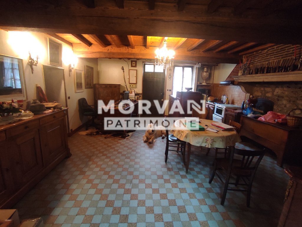 Fermette de 7 pièces / 3 chambres A VENDRE - ST LEGER DE FOUGERET - 198.53 m2 - 120 000 &euro;