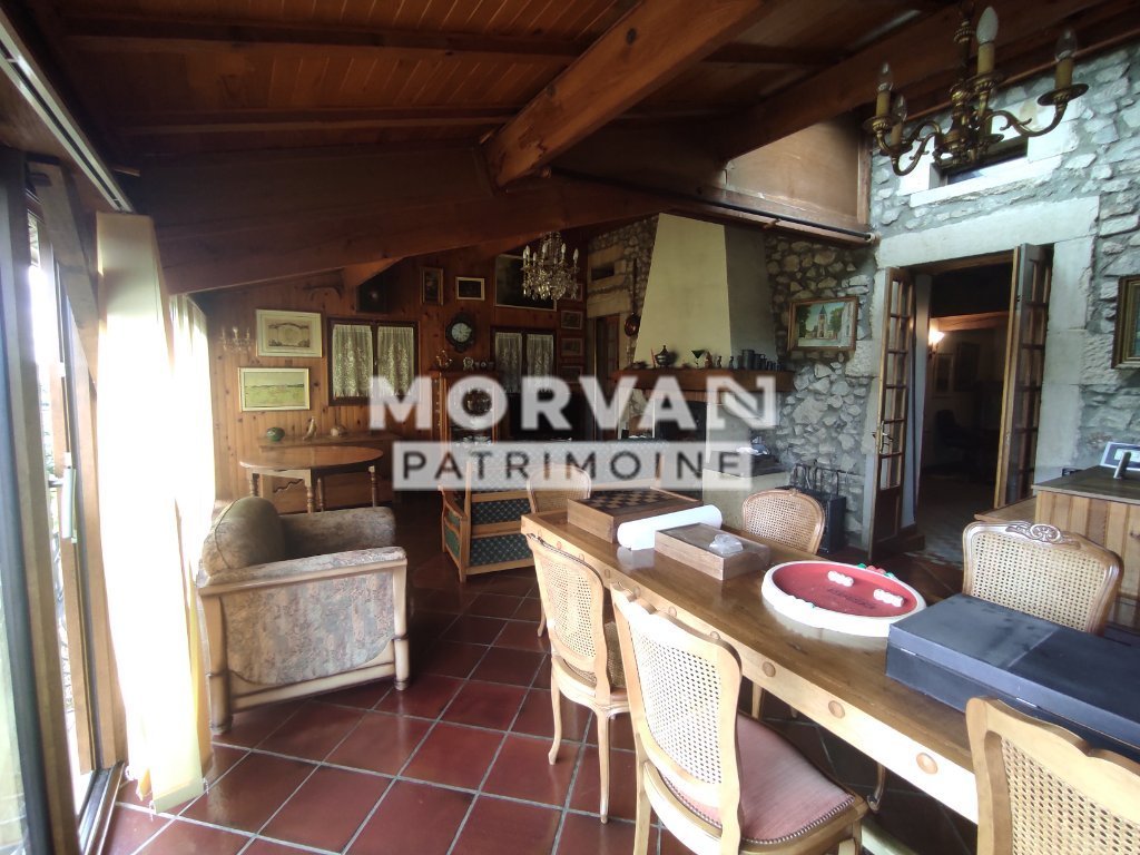 Fermette de 7 pièces / 3 chambres A VENDRE - ST LEGER DE FOUGERET - 198.53 m2 - 120 000 &euro;