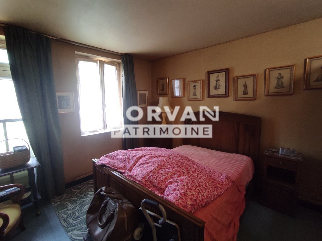 Fermette de 7 pièces / 3 chambres A VENDRE - ST LEGER DE FOUGERET - 198.53 m2 - 120 000 &euro;