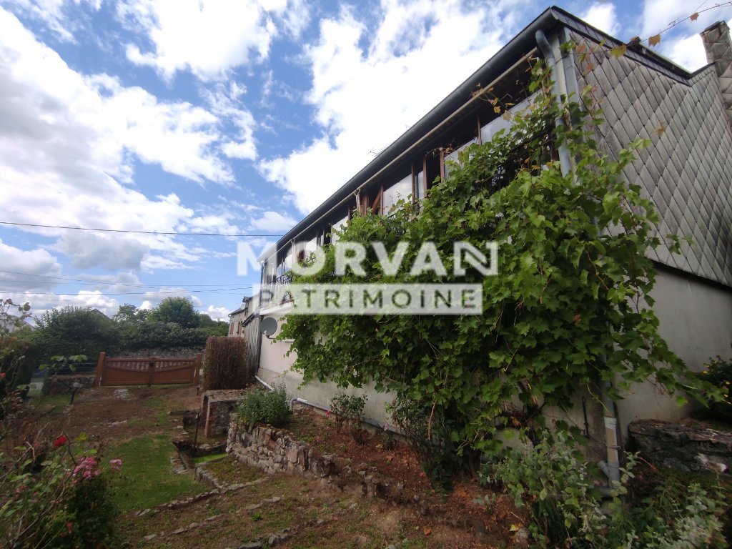 Fermette de 7 pièces / 3 chambres A VENDRE - ST LEGER DE FOUGERET - 198.53 m2 - 120 000 &euro;