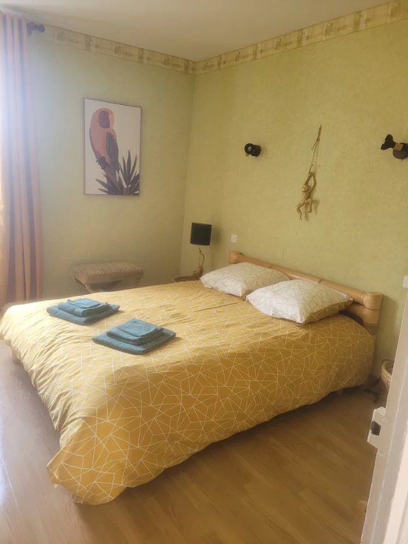 IMMEUBLE DE RAPPORT A VENDRE - CHATEAU CHINON VILLE - 200 m2 - 92�000�&euro;