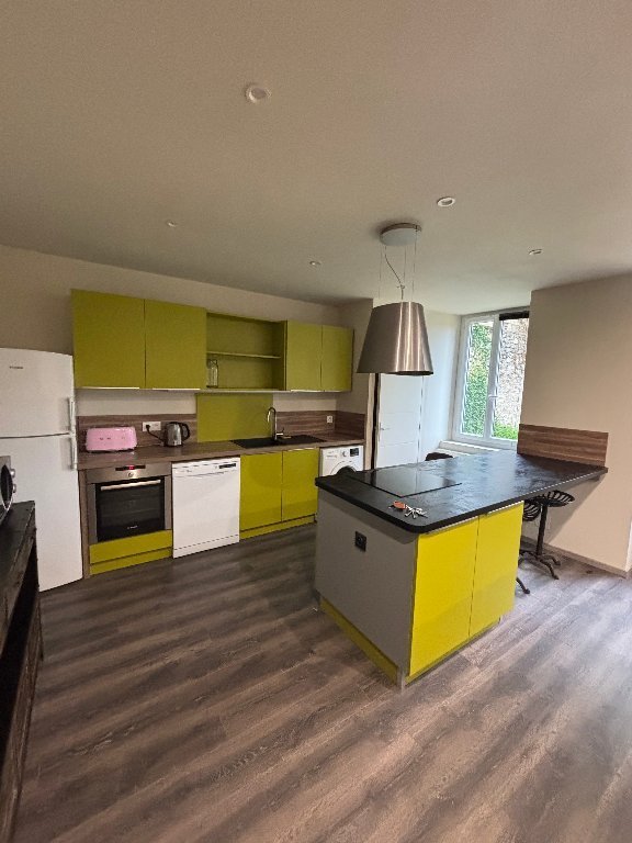 IMMEUBLE DE RAPPORT A VENDRE - CHATEAU CHINON VILLE - 239.2 m2 - 178�000�&euro;