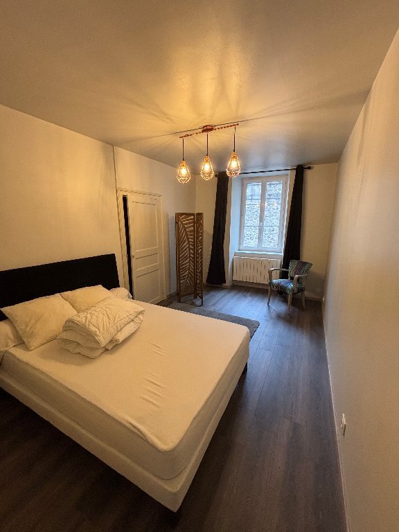 IMMEUBLE DE RAPPORT A VENDRE - CHATEAU CHINON VILLE - 239.2 m2 - 178�000�&euro;