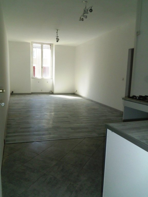 IMMEUBLE DE RAPPORT - COMMERCE & HABITATION A VENDRE - CHATILLON EN BAZOIS - 420 m2 - 156 000 &euro;